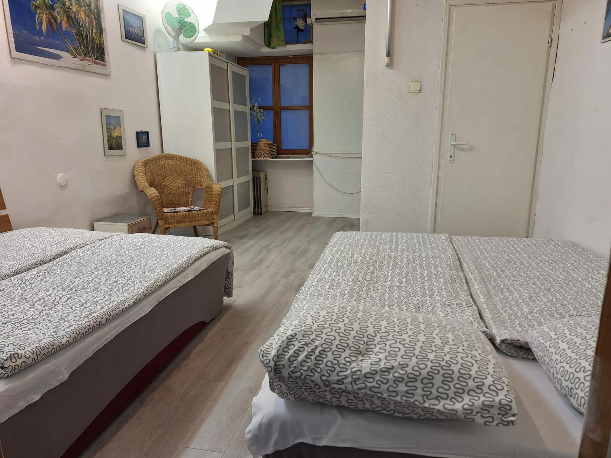 Youth Apartament *